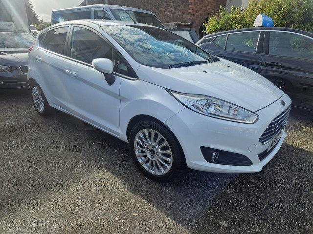 FORD FIESTA 1.0 Titanium (2013/63)
