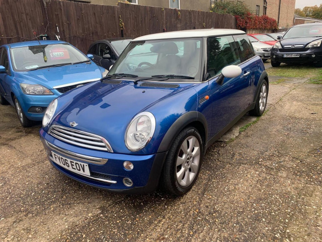 MINI HATCH