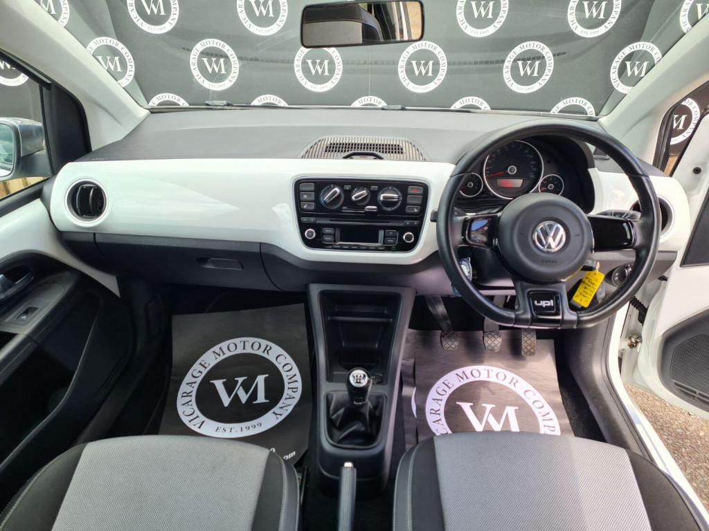 VOLKSWAGEN UP