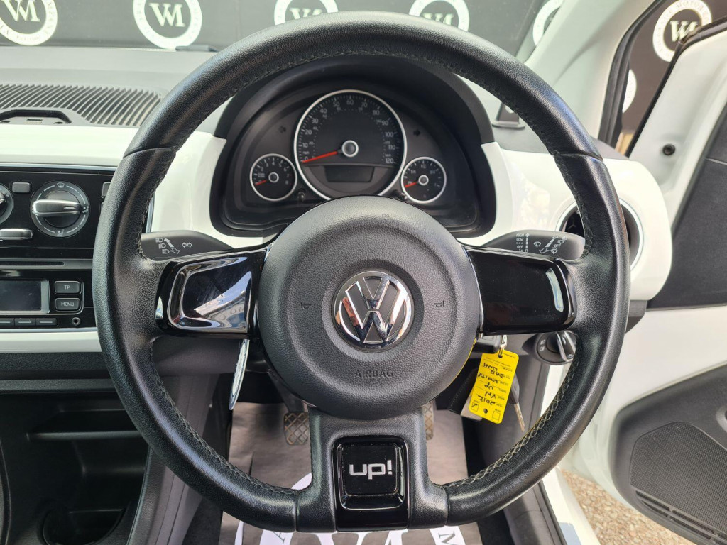 VOLKSWAGEN UP