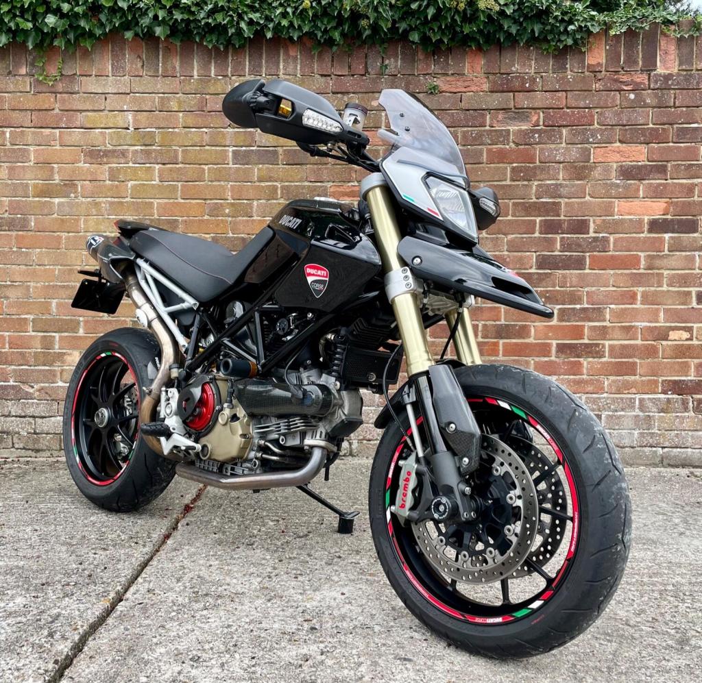 View DUCATI Hypermotard -