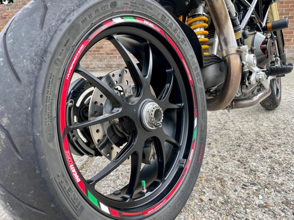 DUCATI Hypermotard