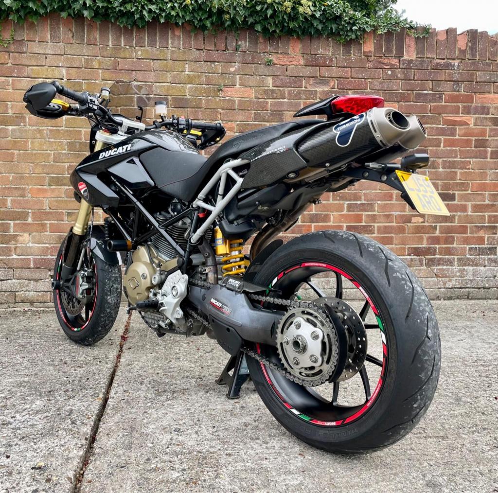 DUCATI Hypermotard