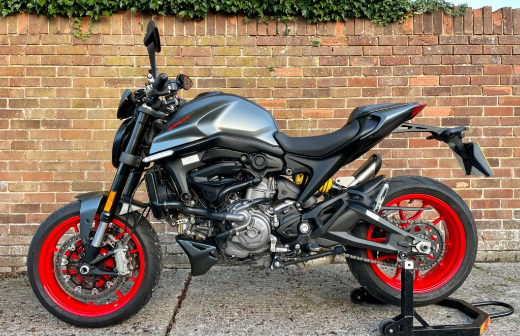 View DUCATI Monster MONSTER 937 PLUS
