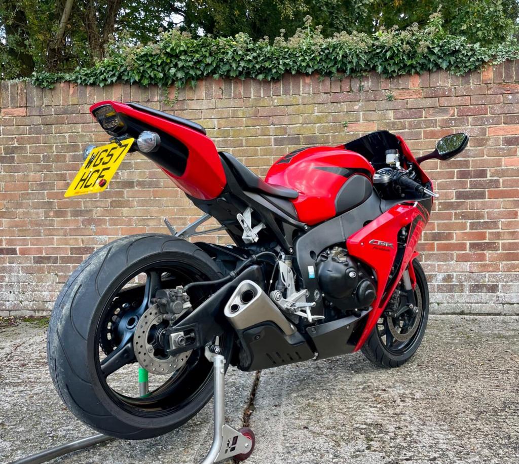 HONDA CBR1000RR Fireblade