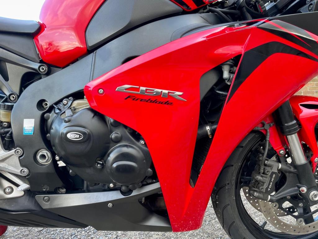 HONDA CBR1000RR Fireblade