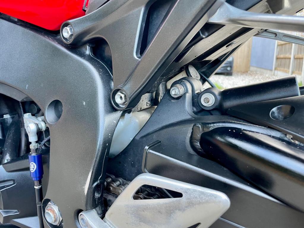 HONDA CBR1000RR Fireblade