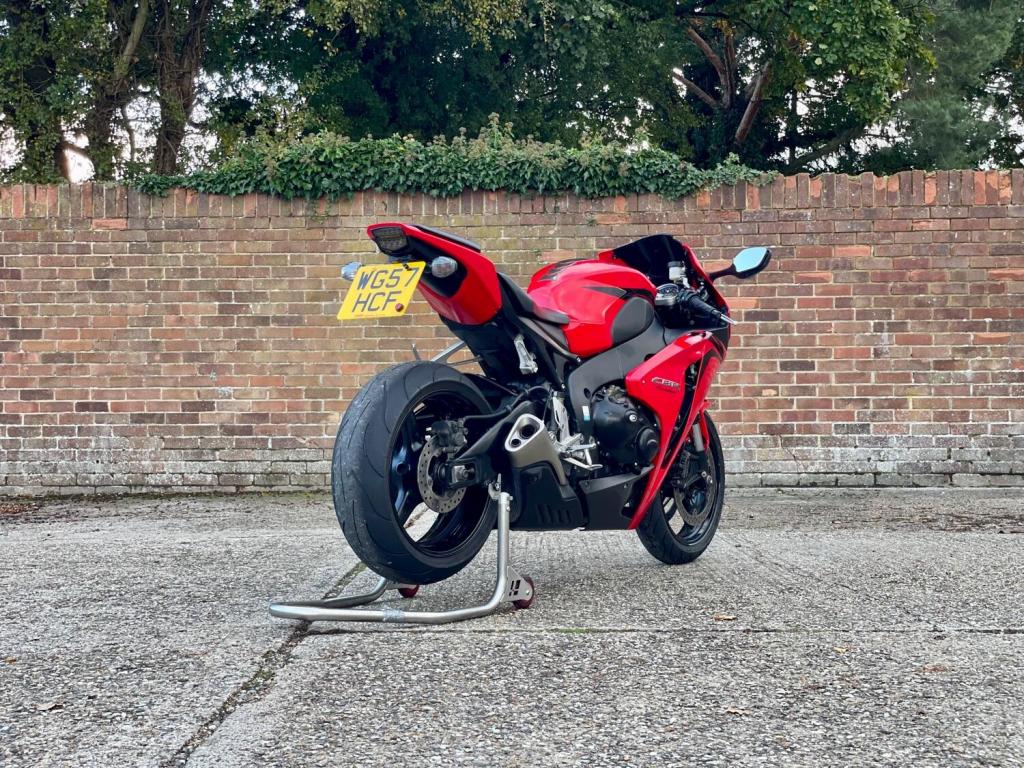 HONDA CBR1000RR Fireblade