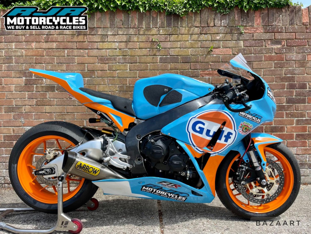 View HONDA CBR1000RR Fireblade Super Sports (2015 - 2017)