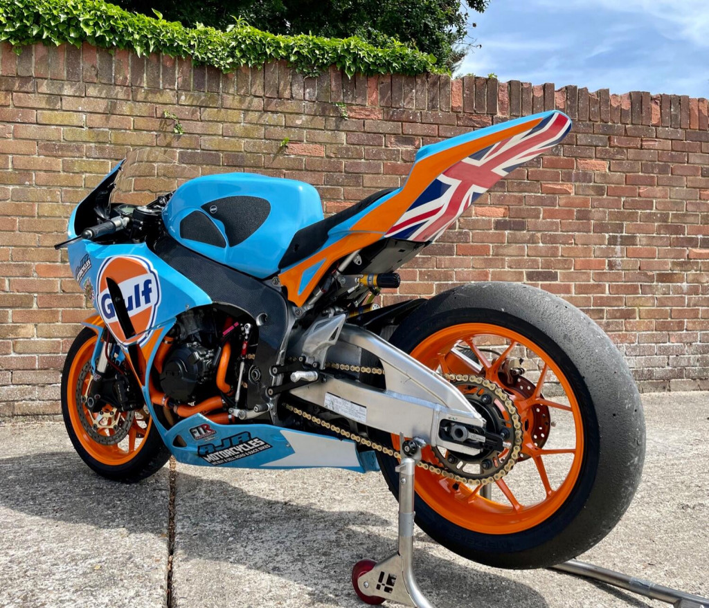 HONDA CBR1000RR Fireblade