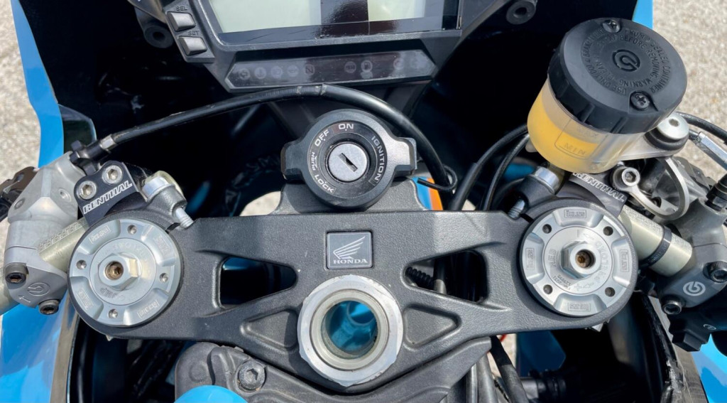 HONDA CBR1000RR Fireblade