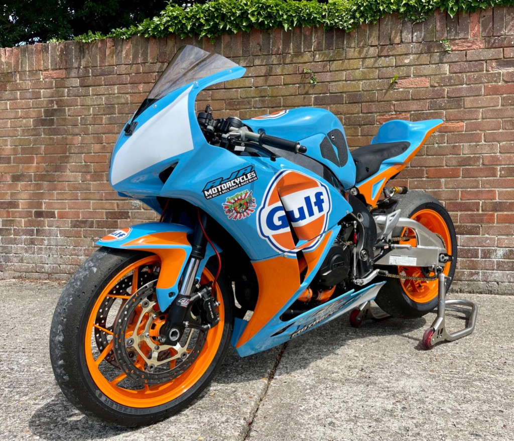 HONDA CBR1000RR Fireblade