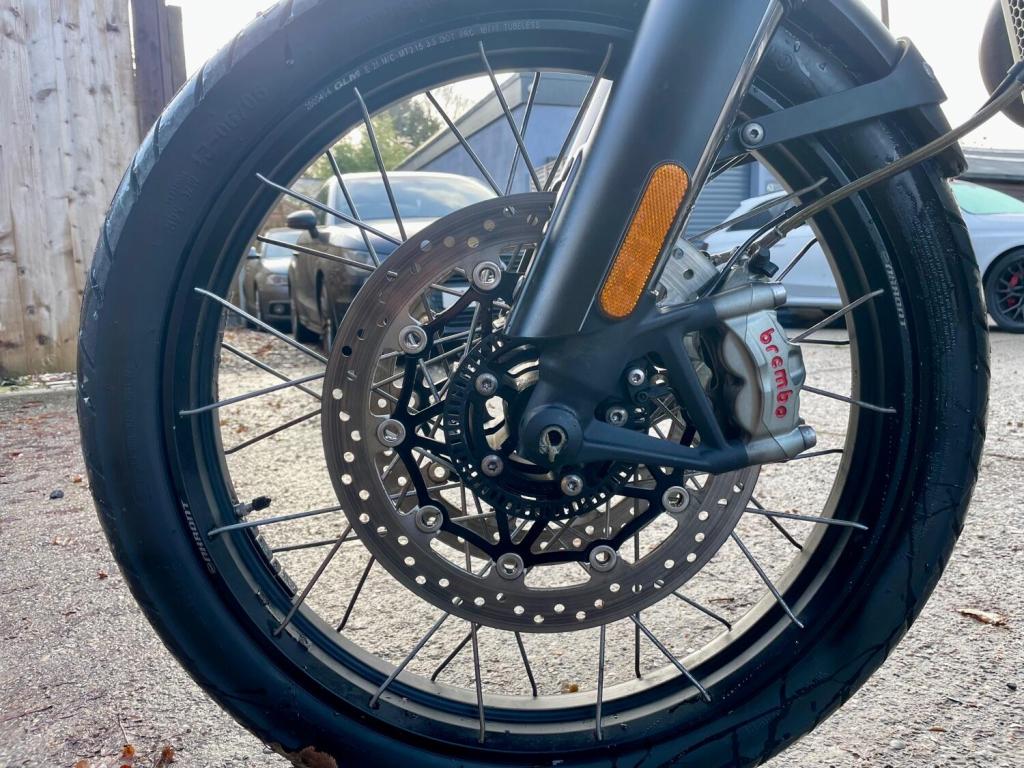 TRIUMPH SCRAMBLER 1200