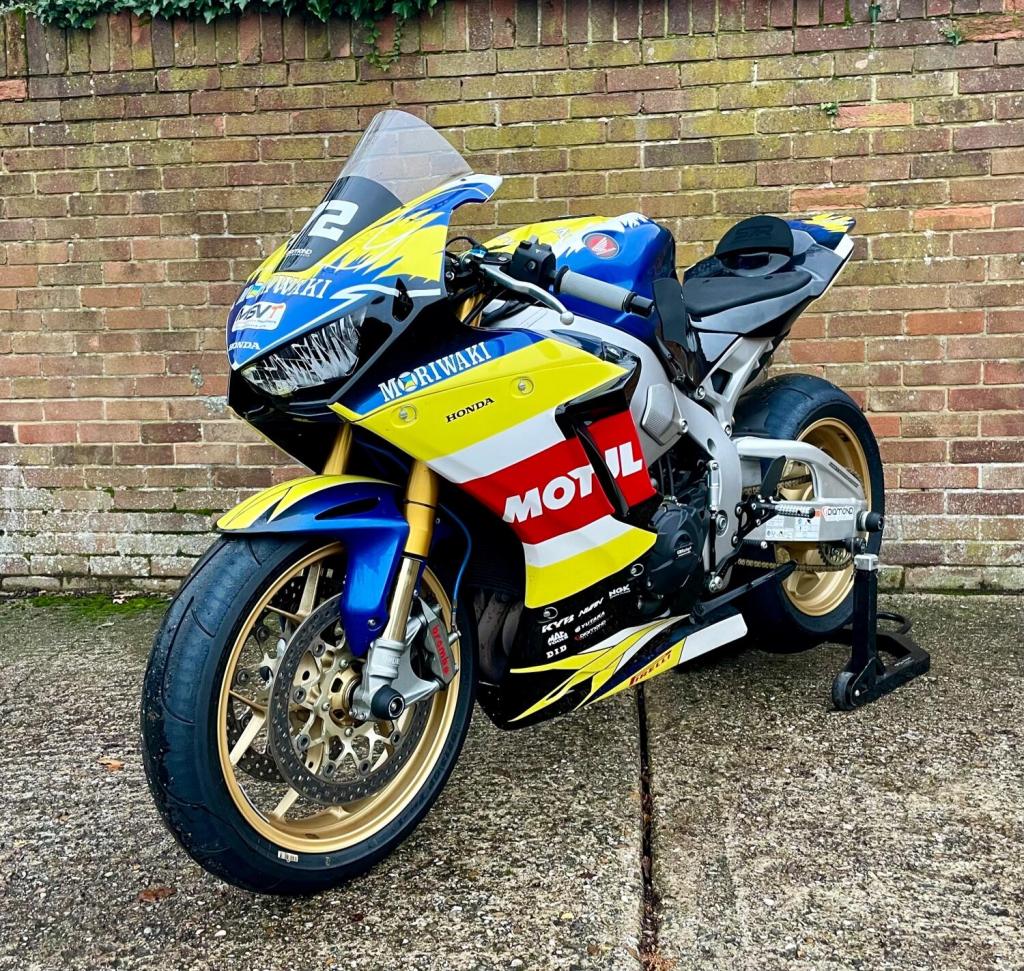 HONDA CBR1000RR Fireblade