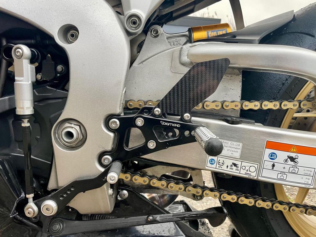 HONDA CBR1000RR Fireblade