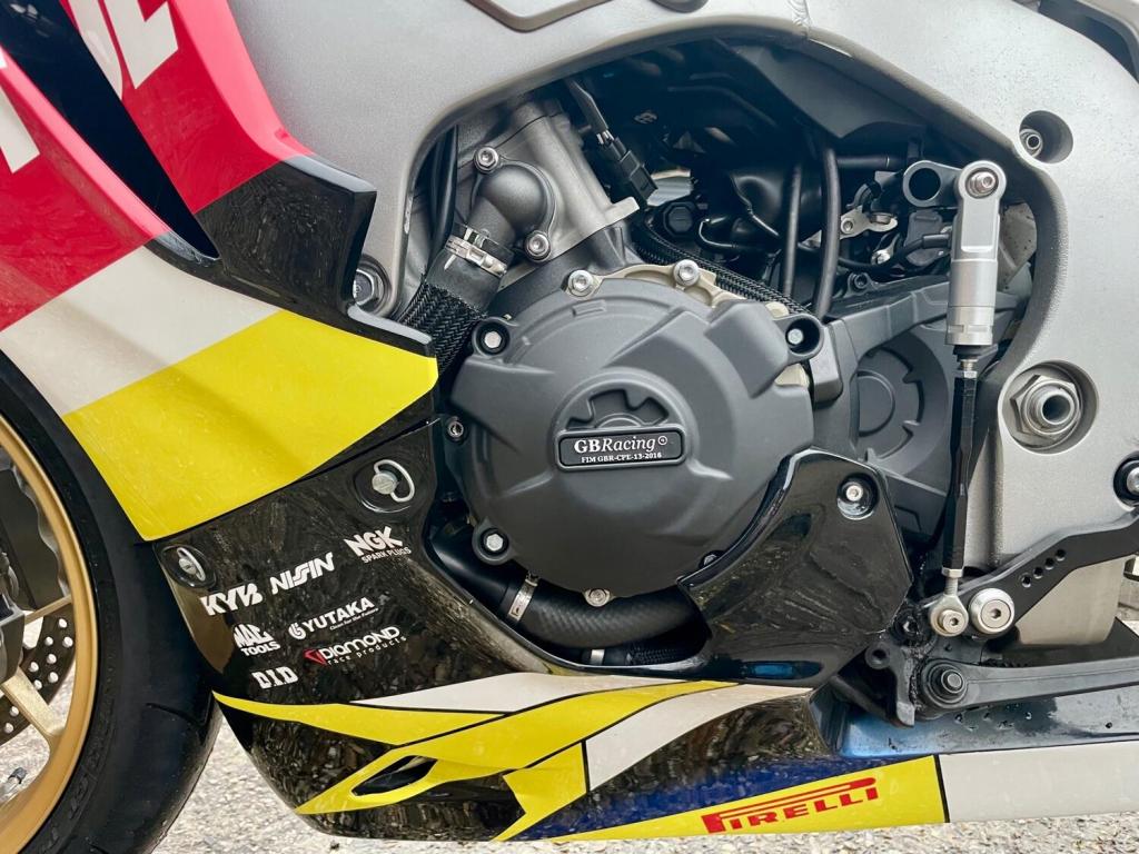 HONDA CBR1000RR Fireblade