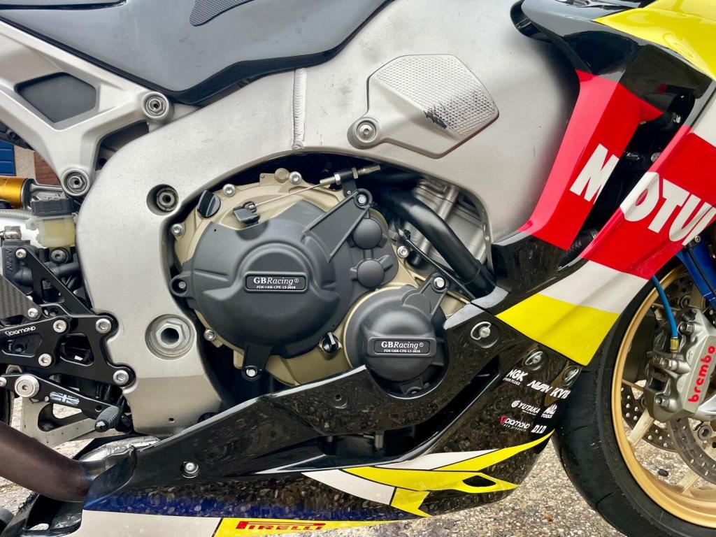 HONDA CBR1000RR Fireblade