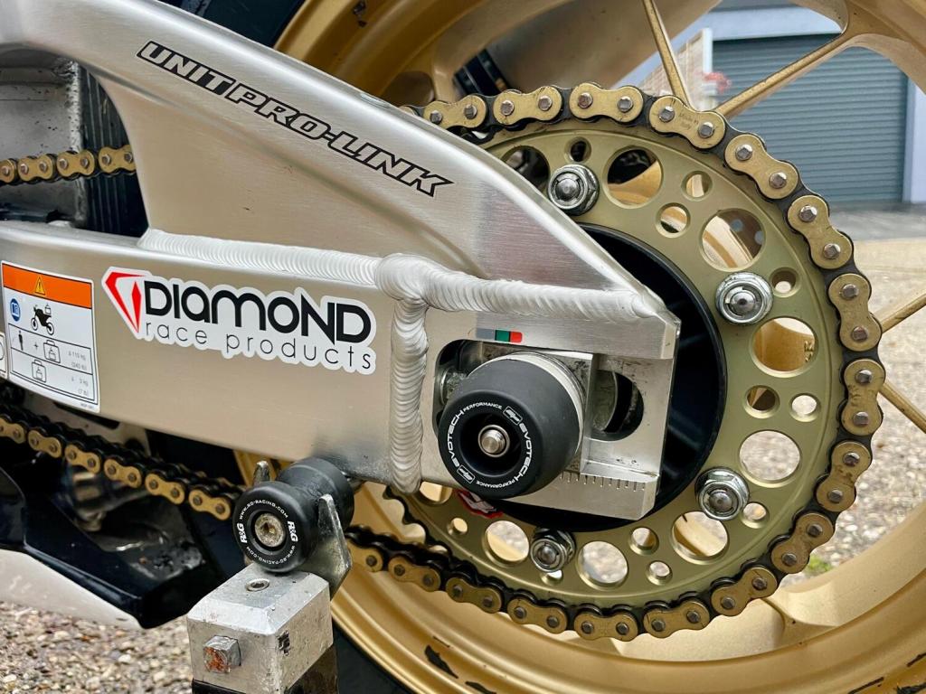 HONDA CBR1000RR Fireblade