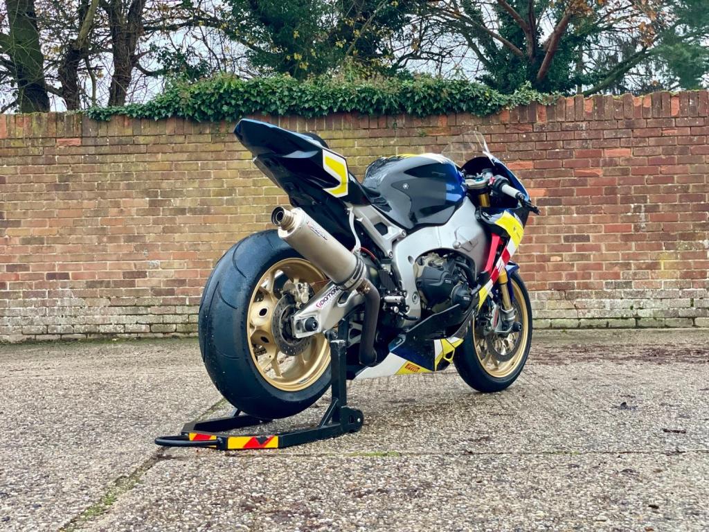 HONDA CBR1000RR Fireblade