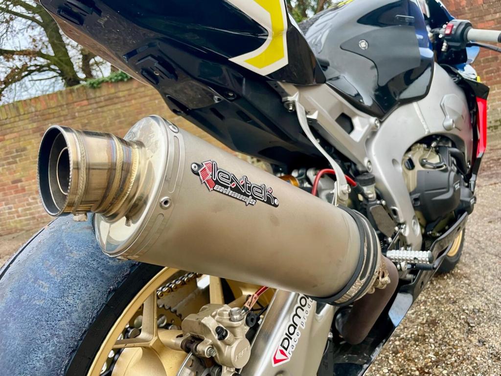 HONDA CBR1000RR Fireblade