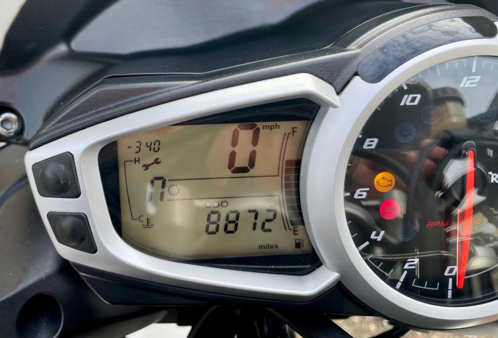 TRIUMPH STREET TRIPLE 765