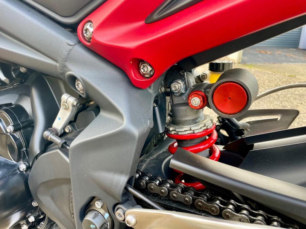 TRIUMPH STREET TRIPLE 765