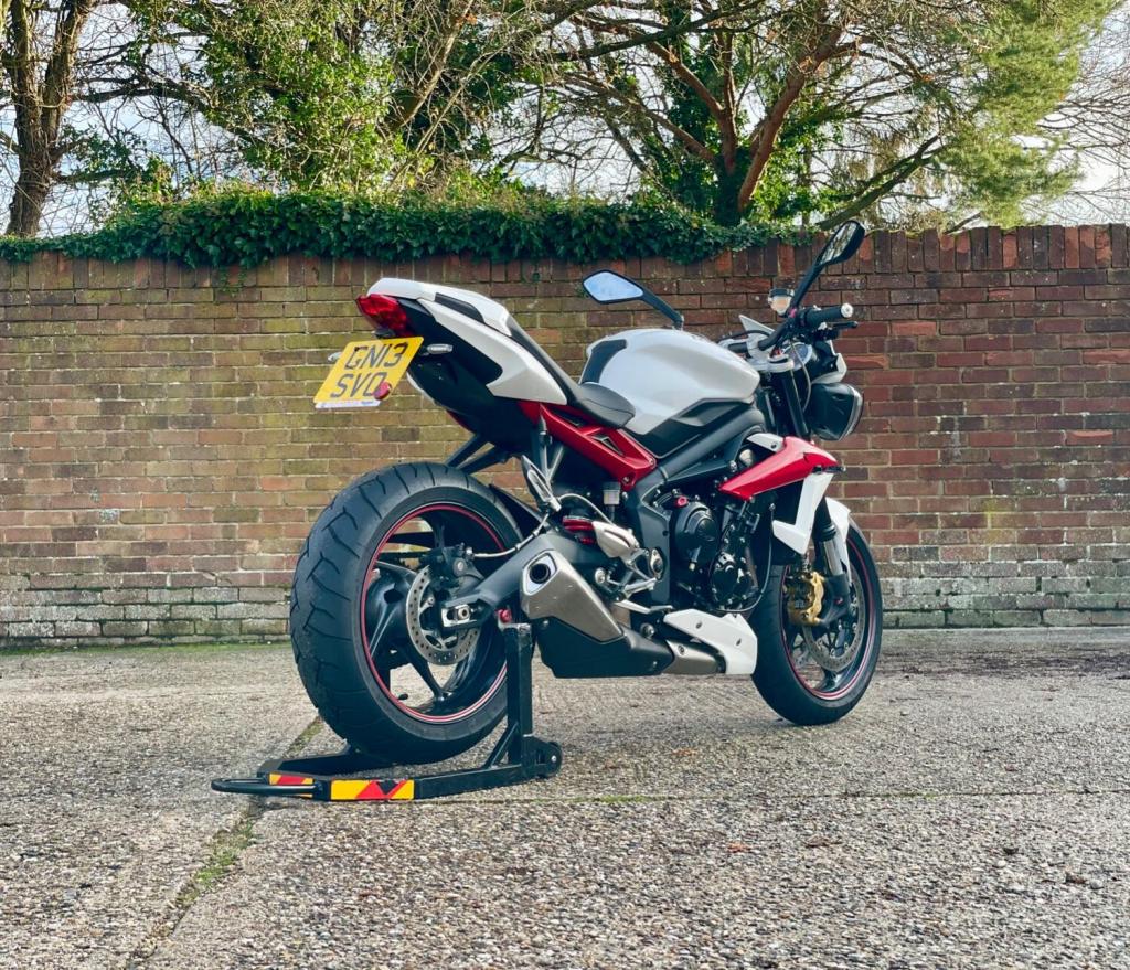 TRIUMPH STREET TRIPLE 765