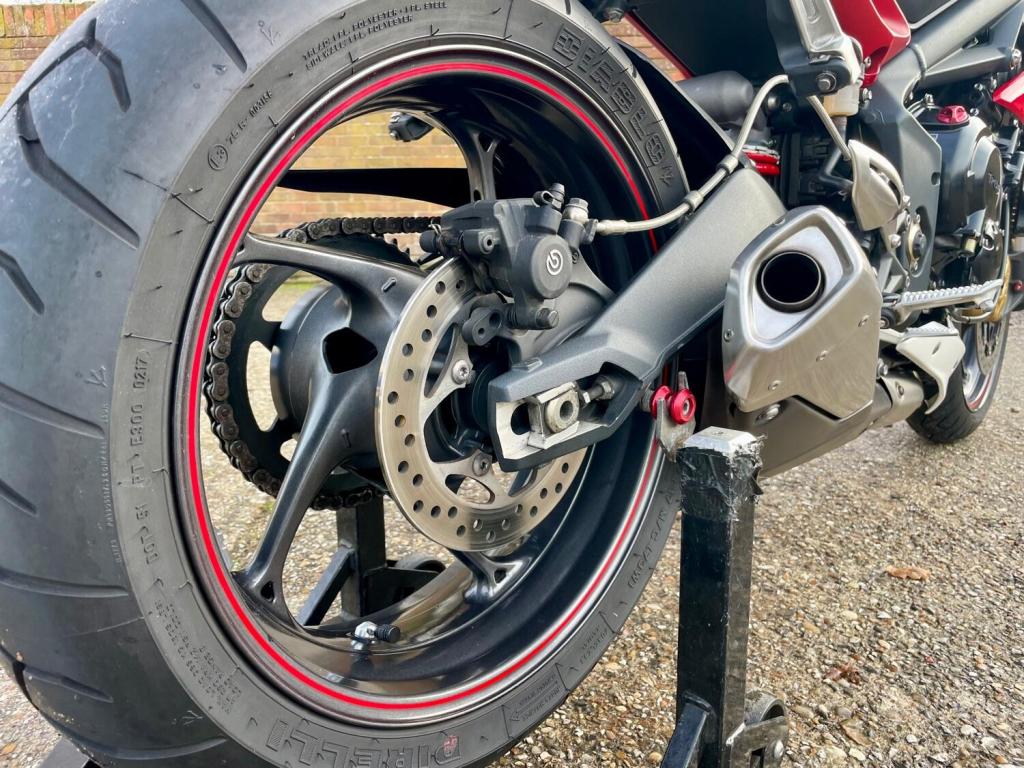 TRIUMPH STREET TRIPLE 765