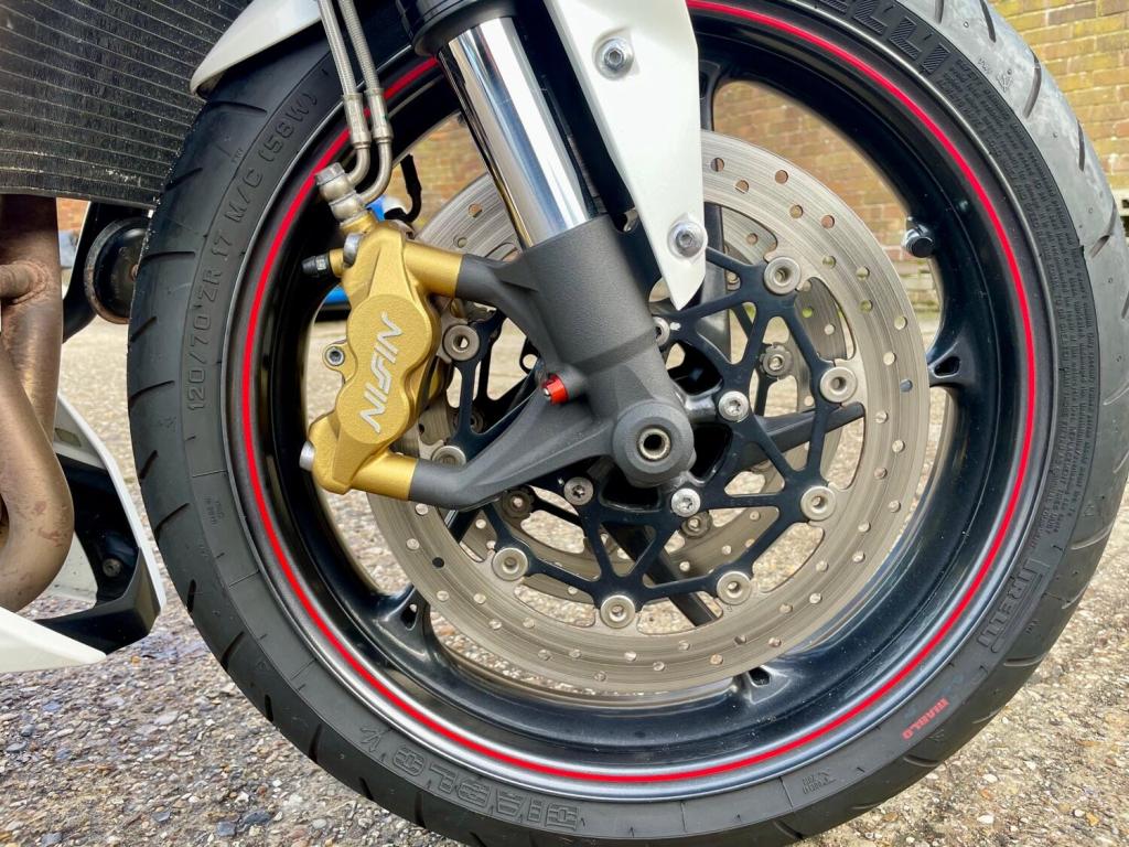 TRIUMPH STREET TRIPLE 765