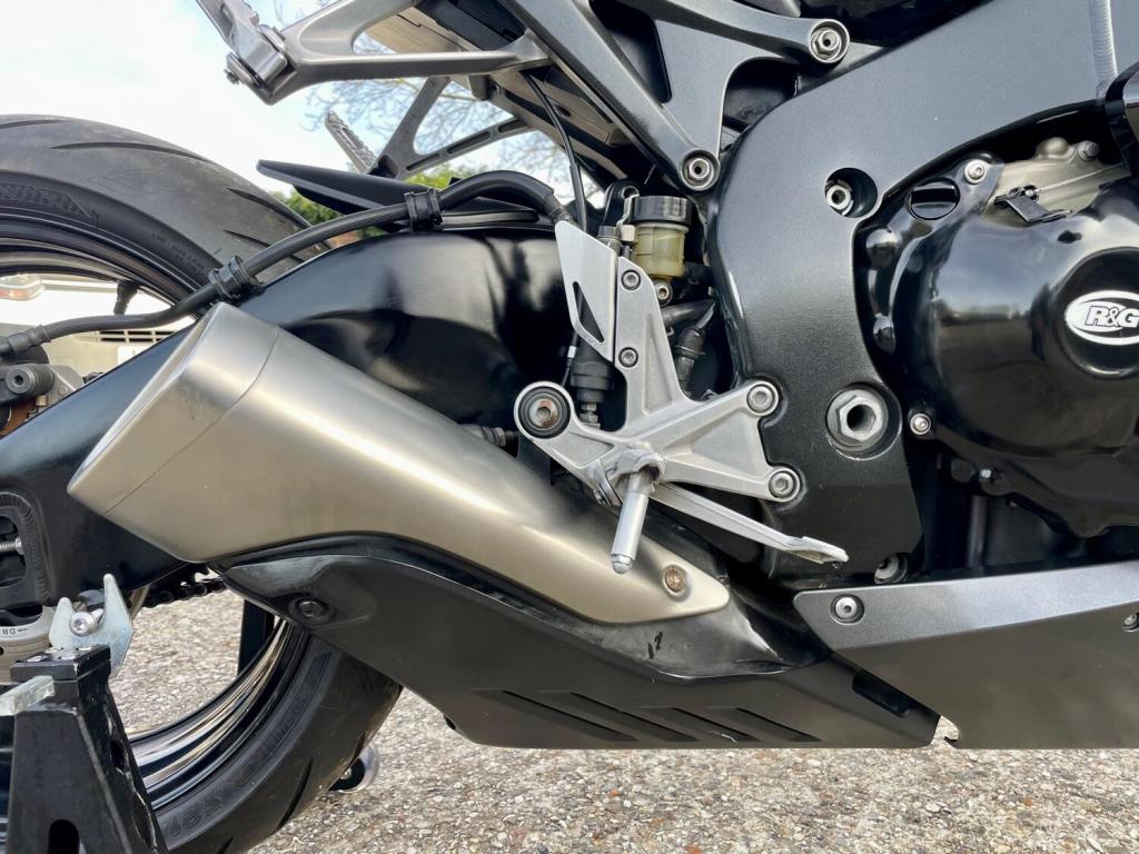 HONDA CBR1000RR Fireblade