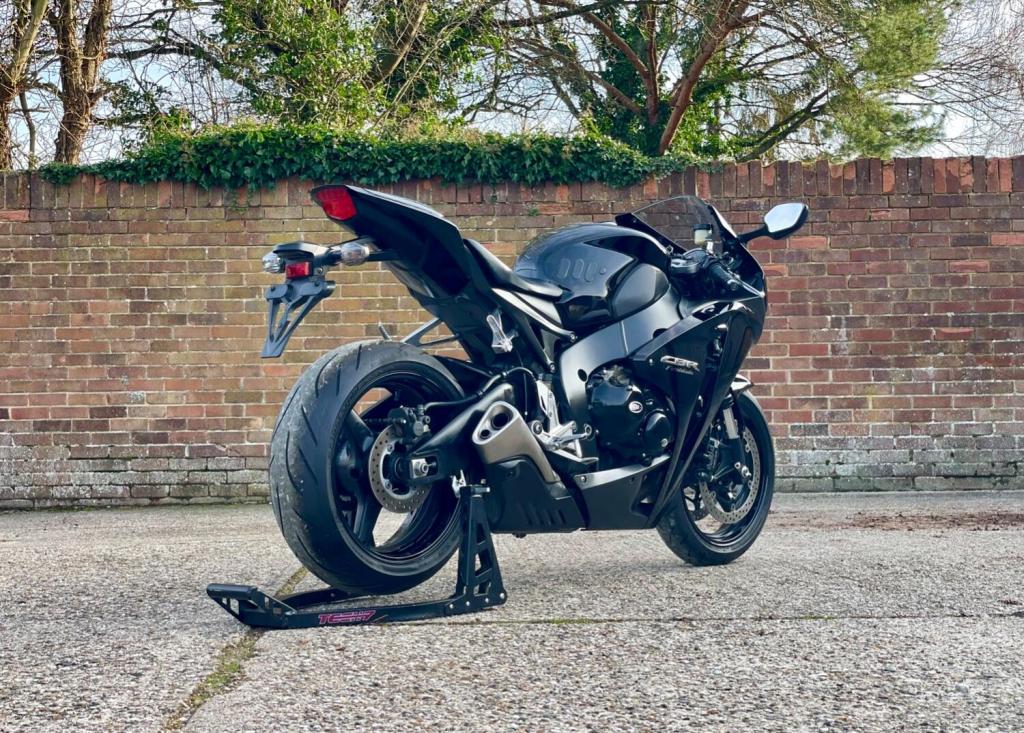 HONDA CBR1000RR Fireblade