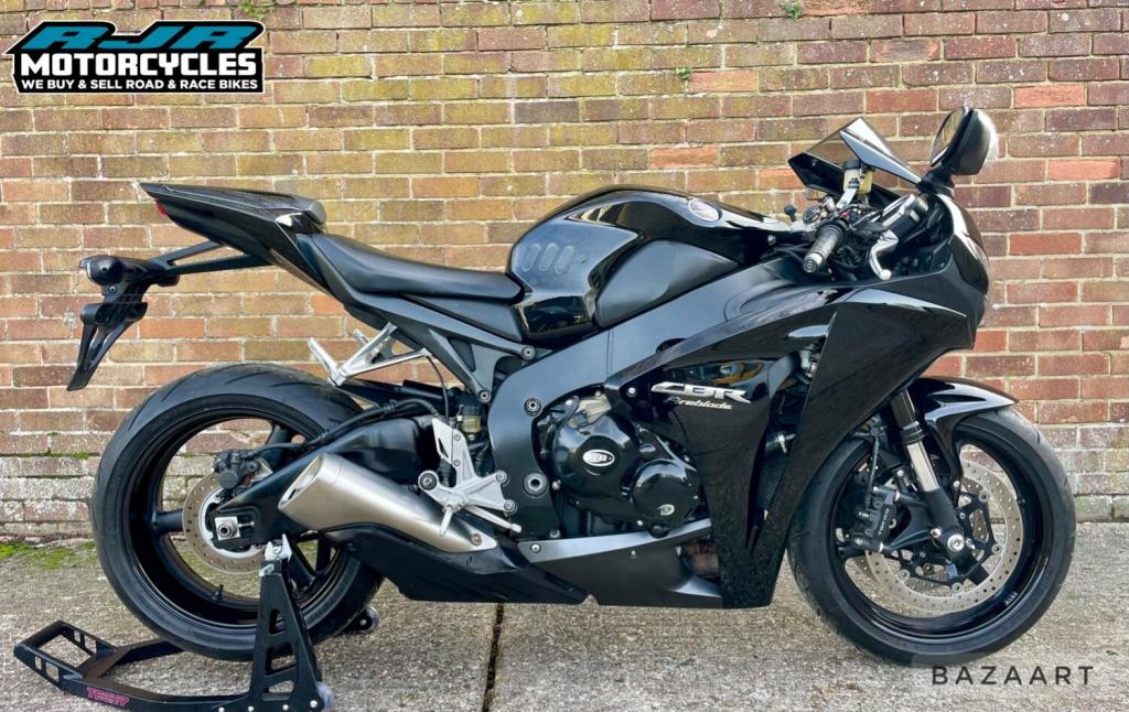 View HONDA CBR1000RR Fireblade   