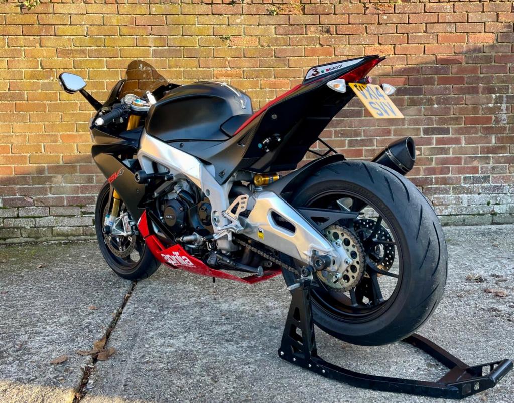 APRILIA RSV4