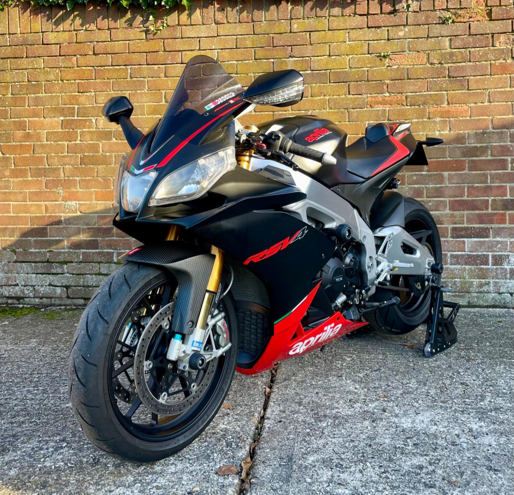 View APRILIA RSV4   