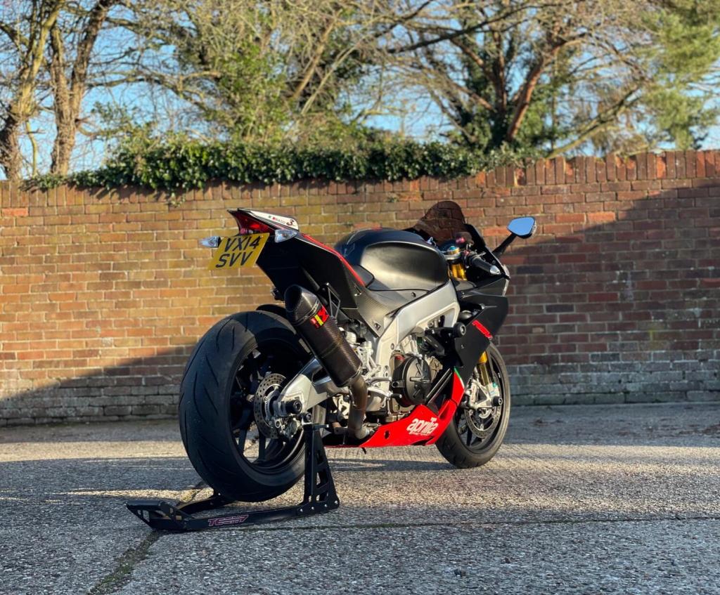 APRILIA RSV4
