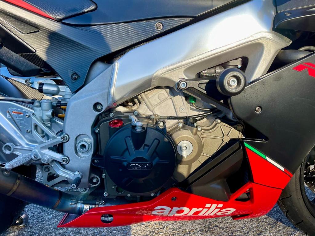 APRILIA RSV4