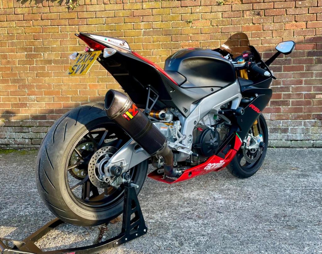 APRILIA RSV4