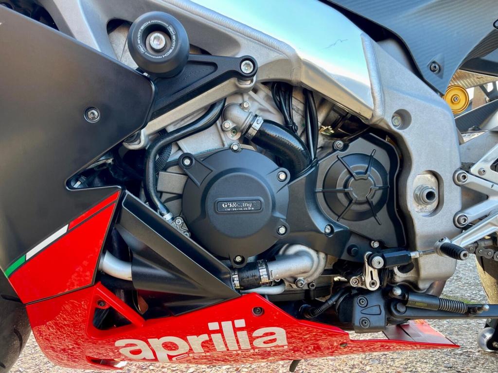 APRILIA RSV4