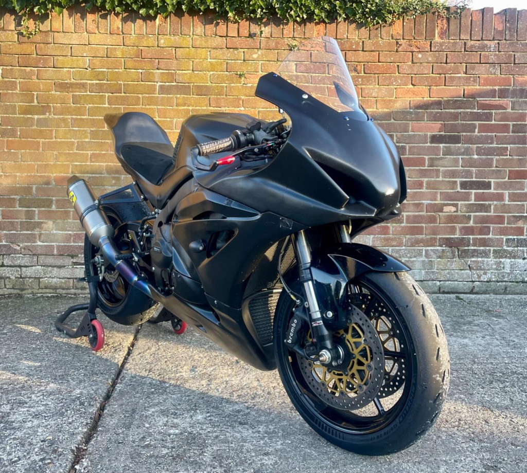 View SUZUKI GSXR1000   