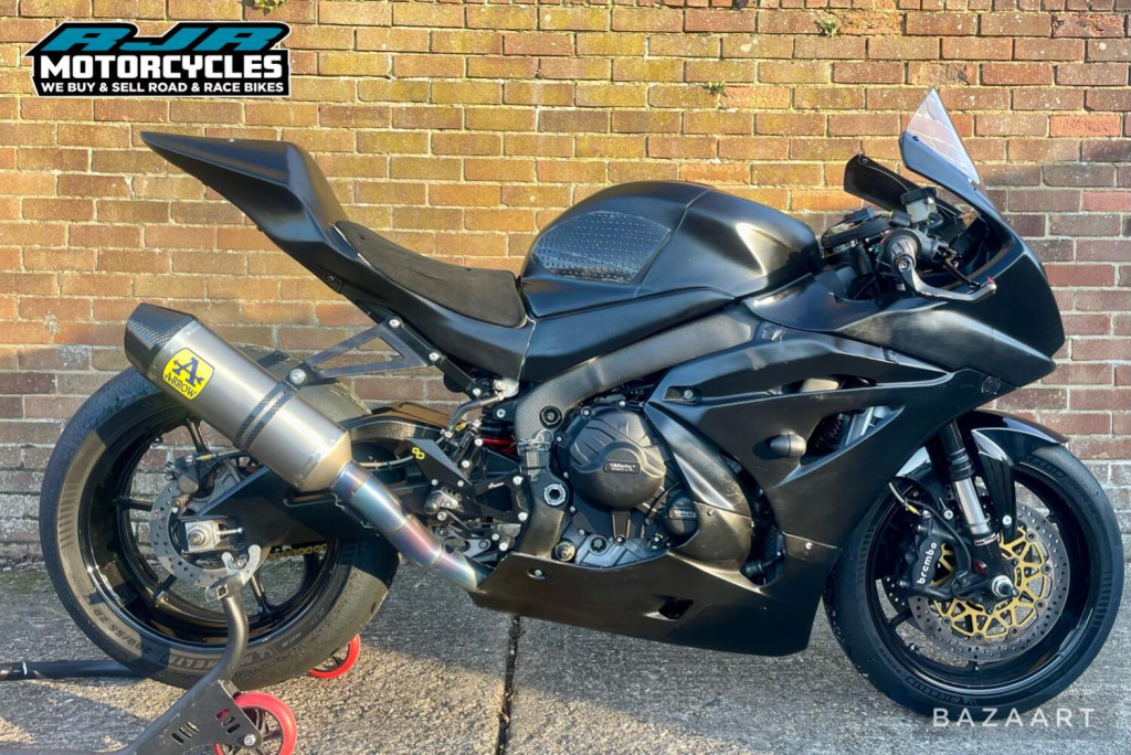 View SUZUKI GSXR1000   