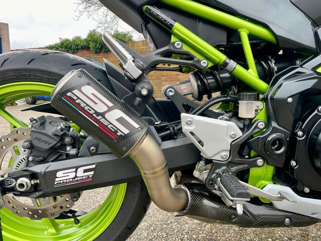 KAWASAKI Z900
