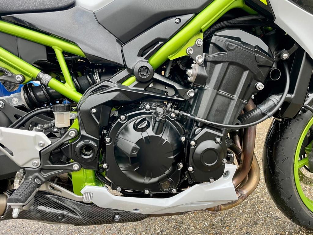 KAWASAKI Z900