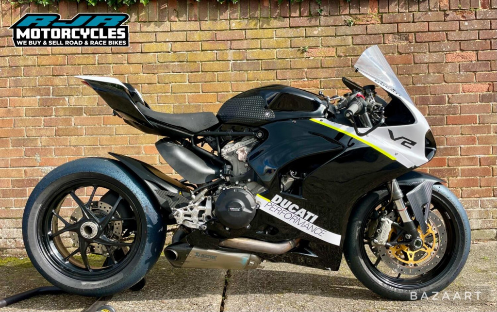 View DUCATI PANIGALE V2   