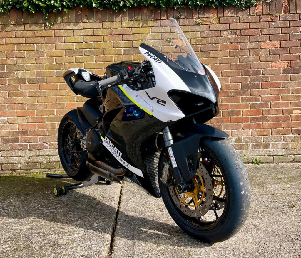 View DUCATI PANIGALE V2   