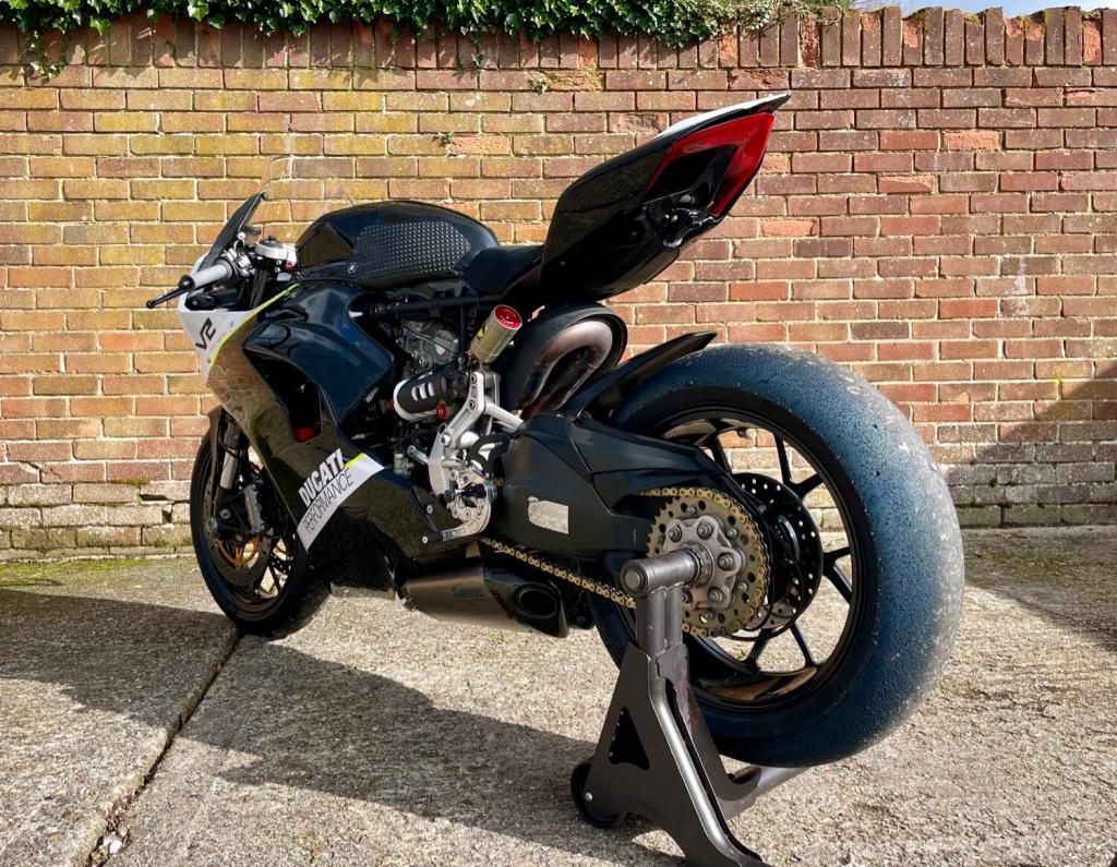 DUCATI PANIGALE V2