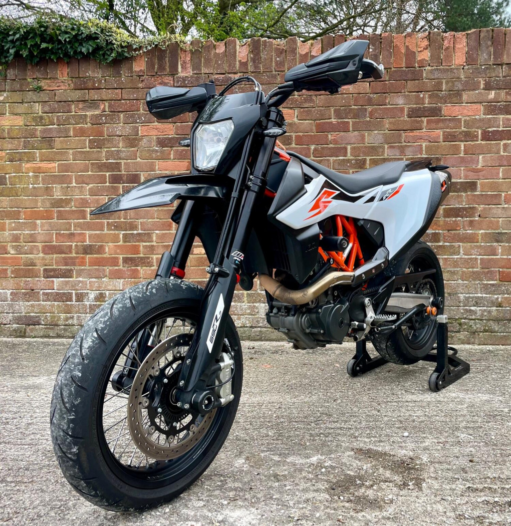 View KTM 690 SMC R   