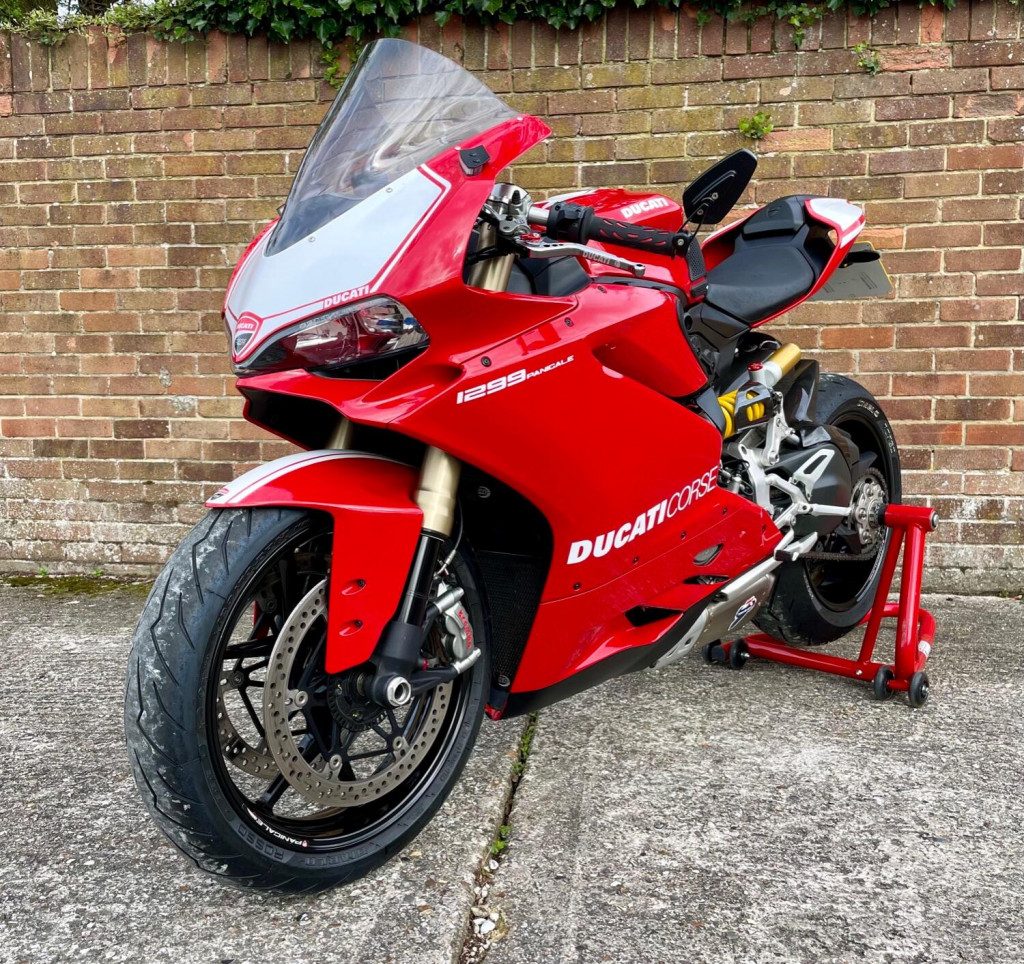 View DUCATI 1299 Panigale 