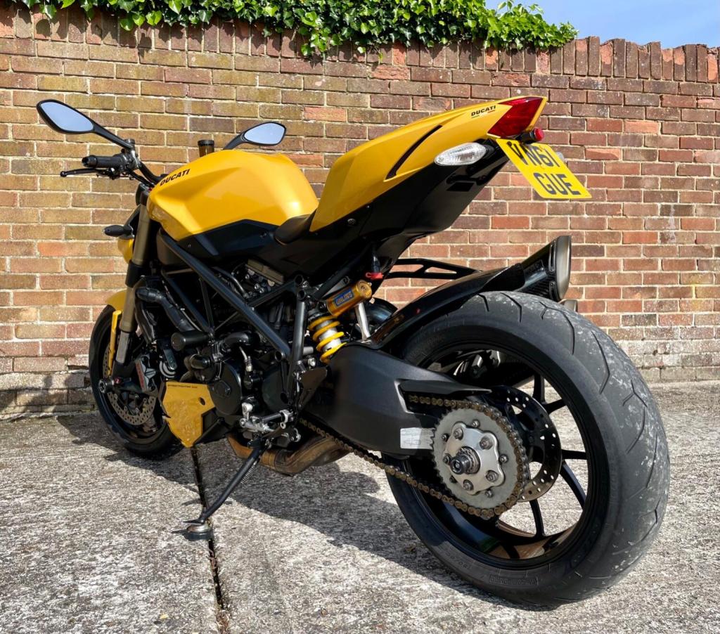 DUCATI 848