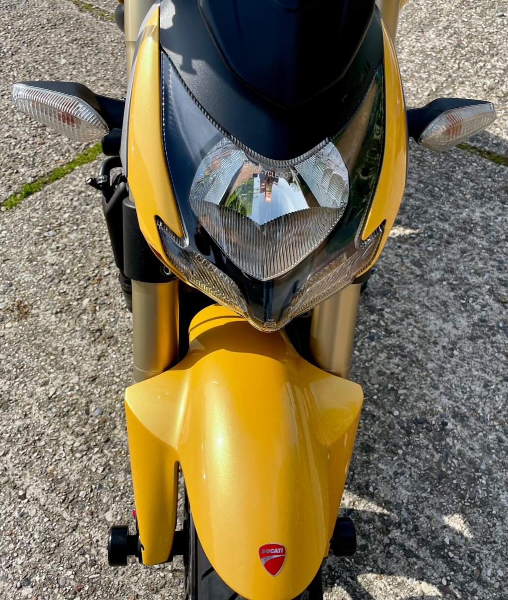 DUCATI 848