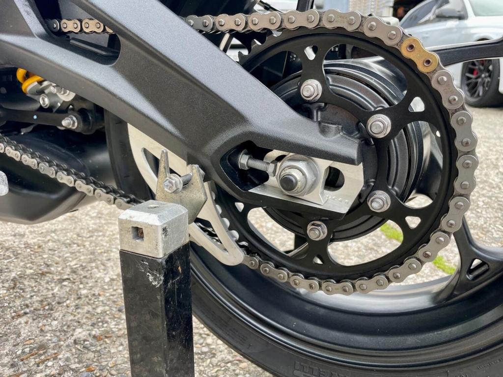 TRIUMPH STREET TRIPLE 765